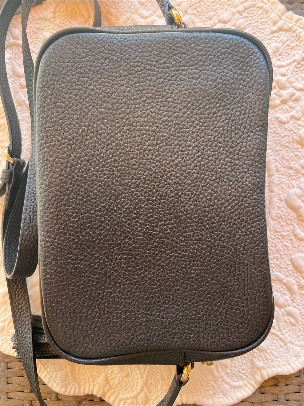 Gucci SoHo Disco Black pebbled Leather Crossbody w/ gold hardware & liner - Picture 5 of 15